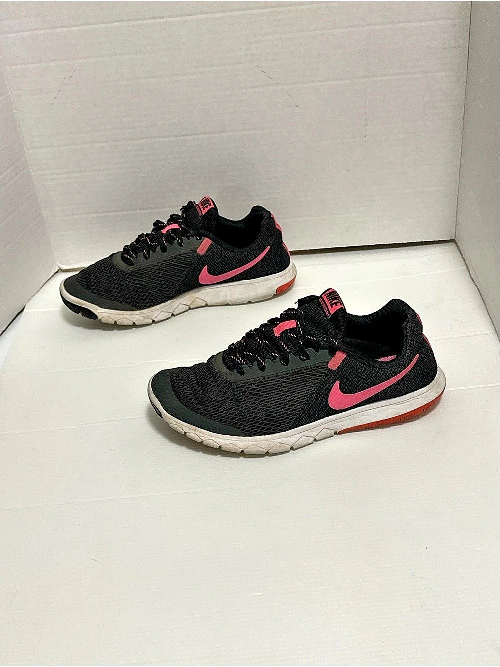 Nike Flex Experience Run 5 Women's Running Shoes Black & Pink US 8